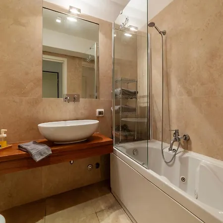 Appartement Barberini - Fromhometorome Rome