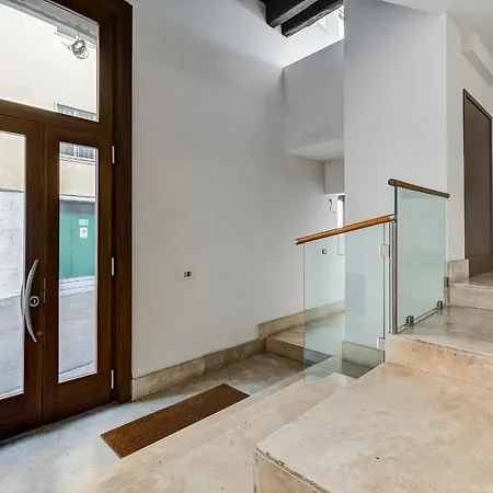 Barberini - Fromhometorome Apartmán